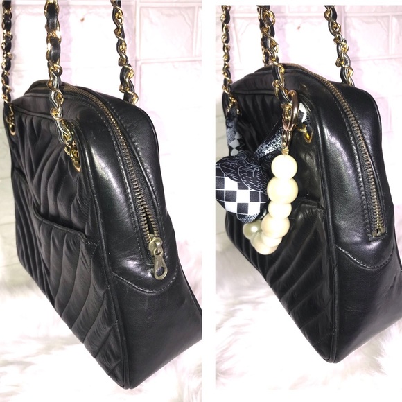💎 CHANEL 💎 chevron lambskin zipper tote - Picture 6 of 15